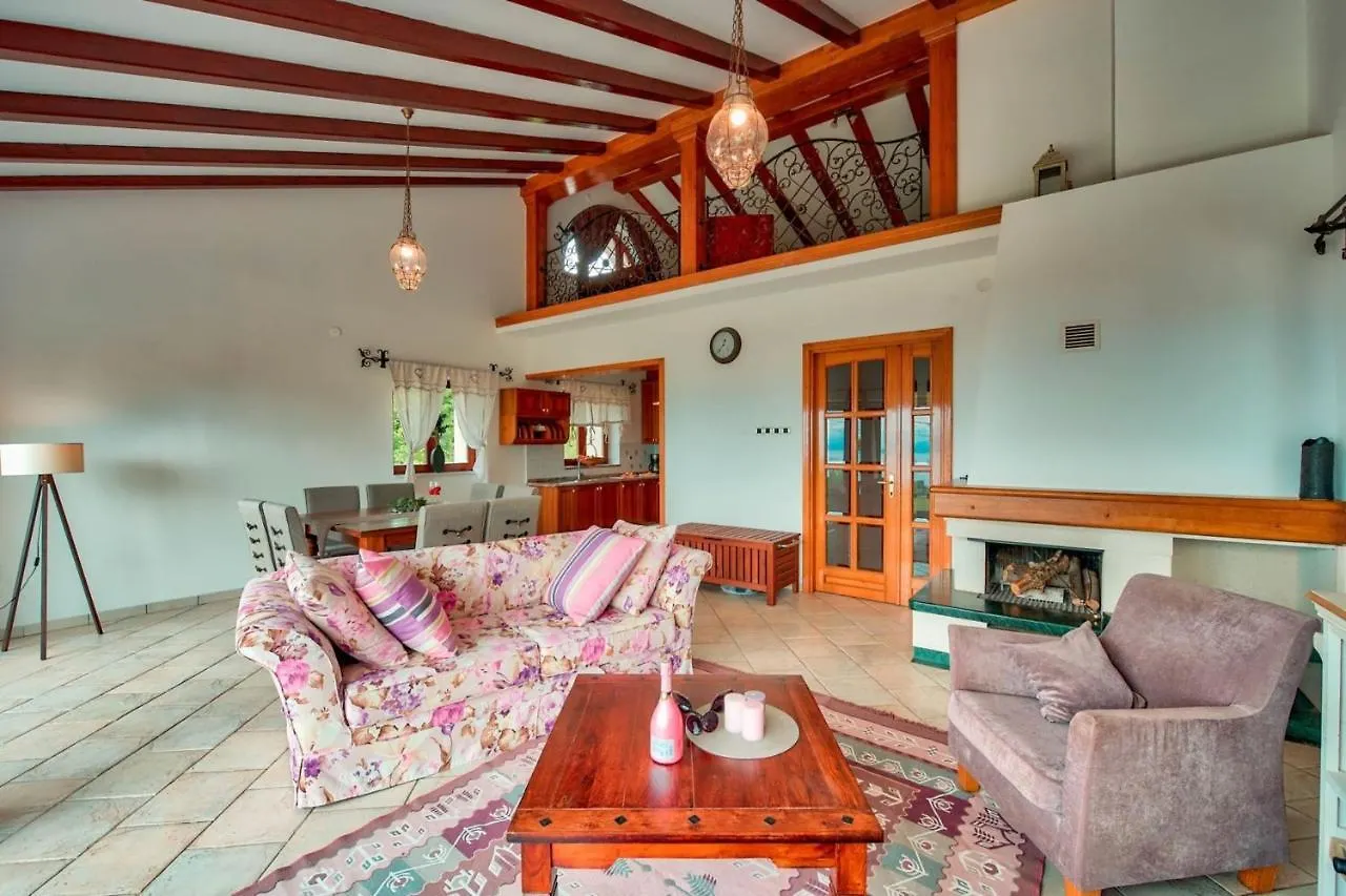 Pool Villa Abbazia Seaview - Happy Rentals Icici