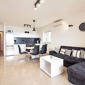Seaview Lea Apartman