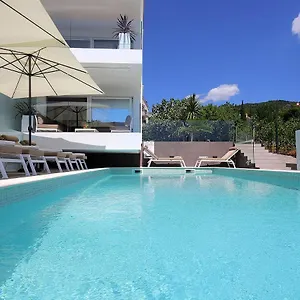 New With Swimming Pool Near The Apartman